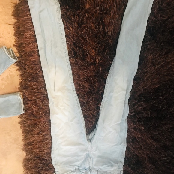 Hollister Jeans - Picture 2 of 3